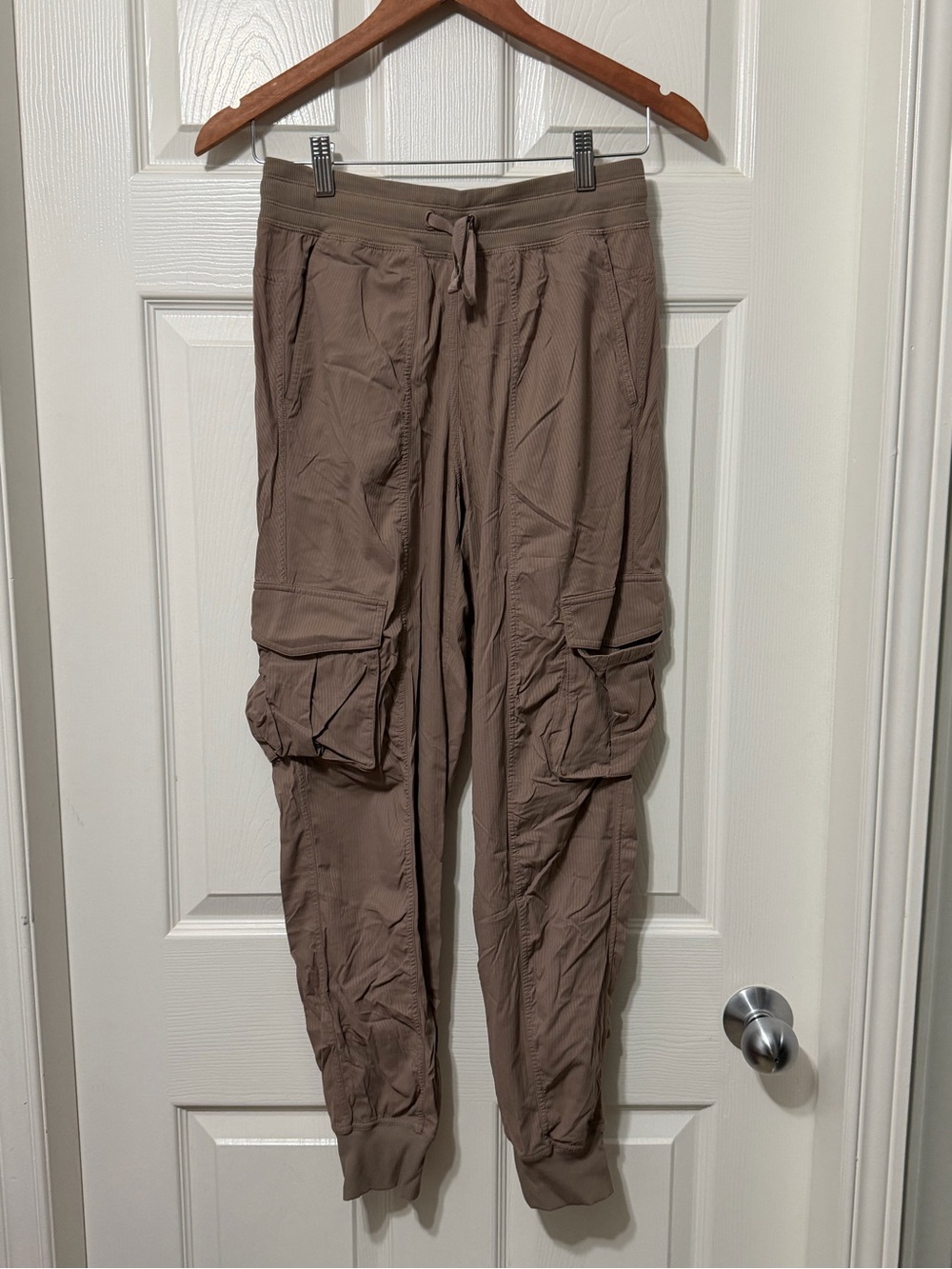 Lululemon athletica Dance Studio Relaxed-Fit Mid-Rise Cargo Jogger size xs euc
